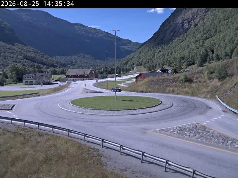 Borlaugkrysset aust, retning Lærdal