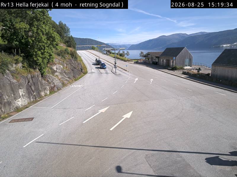 Hella ferjekai, retning Sogndal