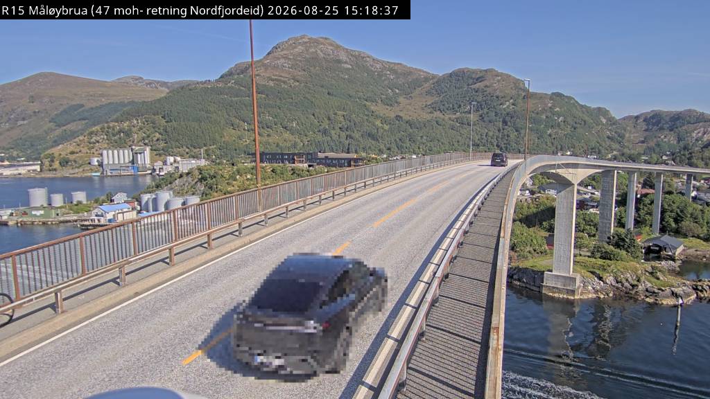 Måløybrua, retning Nordfjordeid