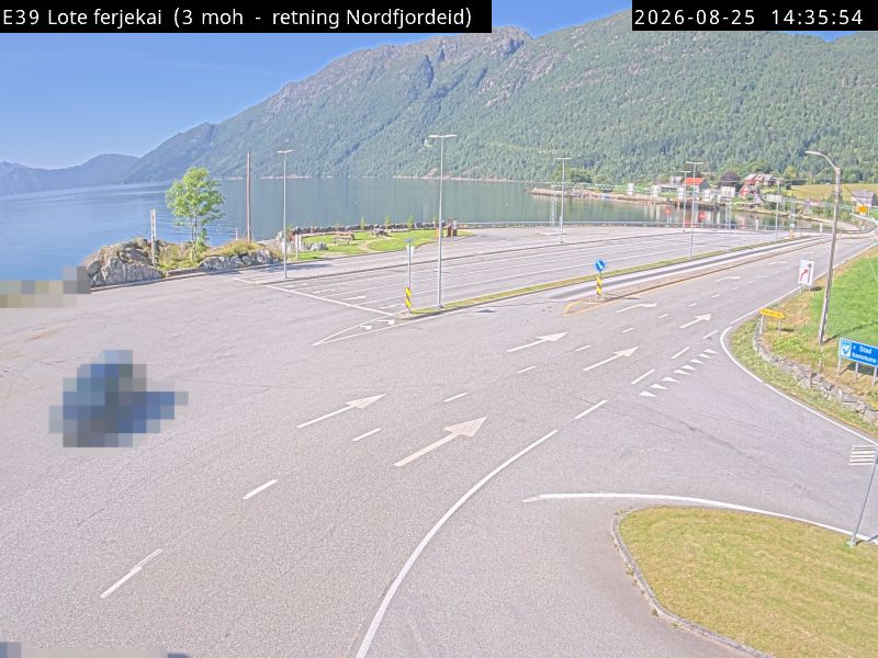 Lote ferjekai, retning Nordfjordeid